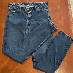 Banana Republic medium wash skinny jean size 29
